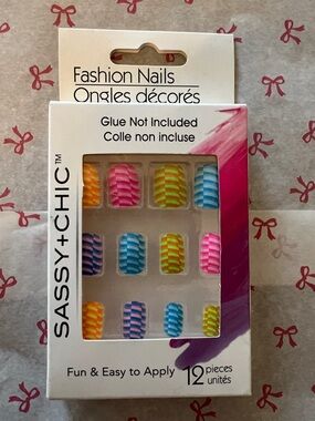 Multicolor Striped Fashion Nails - 12 Pack